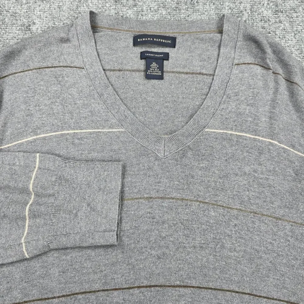 Banana Republic Sweater Mens XL Gray Stripe V Neck Silk Cashmere Knit Pullover